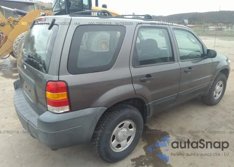 2005 Ford Escape Xls z USA, uszkodzony, nr VIN 1FMYU92Z05KA89566